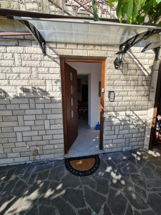 Апартаменти Apartma Pina Ізола Екстер'єр фото