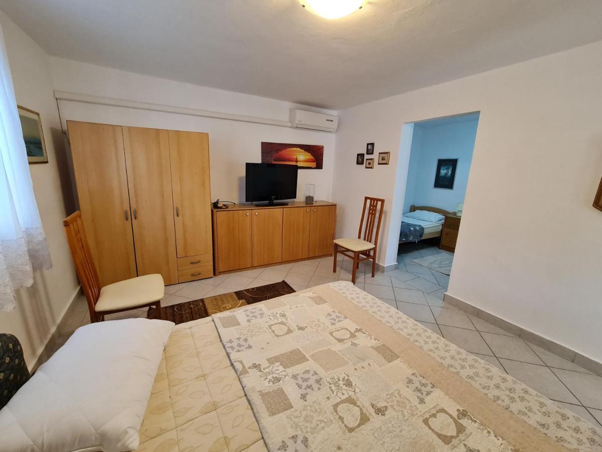 Апартаменти Apartma Pina Ізола Екстер'єр фото