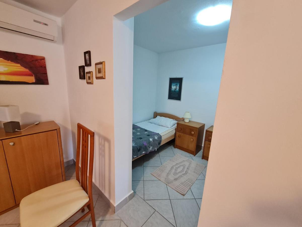 Апартаменти Apartma Pina Ізола Екстер'єр фото