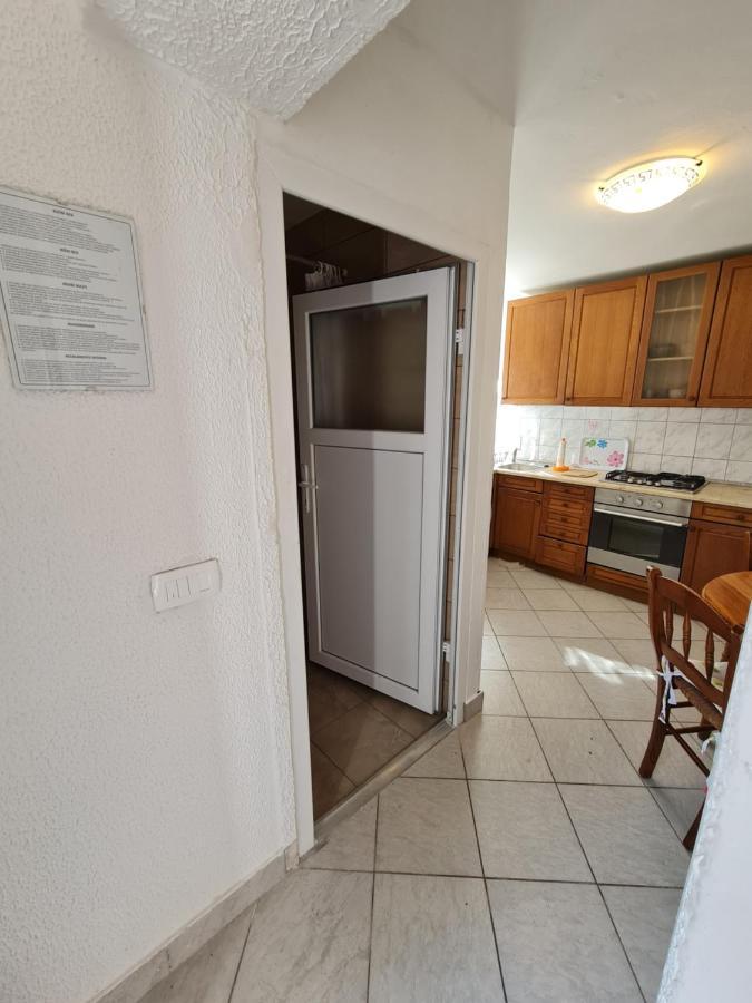 Апартаменти Apartma Pina Ізола Екстер'єр фото