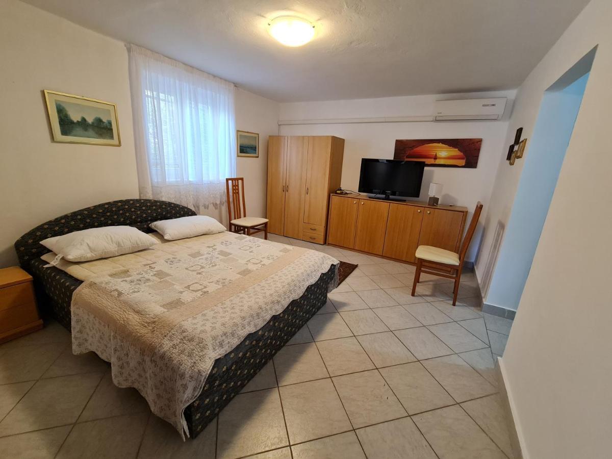 Апартаменти Apartma Pina Ізола Екстер'єр фото