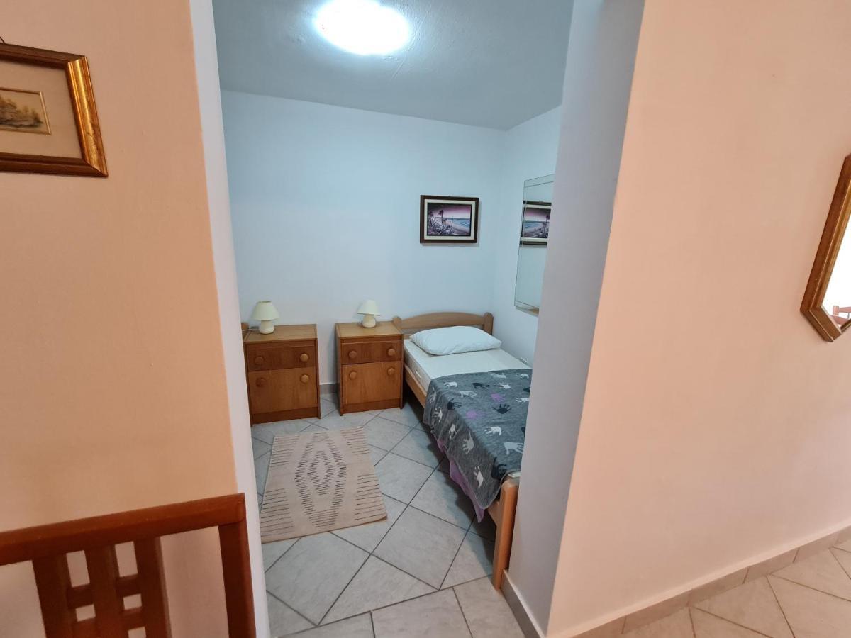 Апартаменти Apartma Pina Ізола Екстер'єр фото